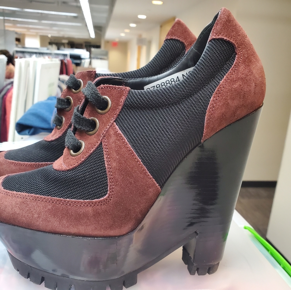 Burberry brown suede porsum wedge heel pumps
